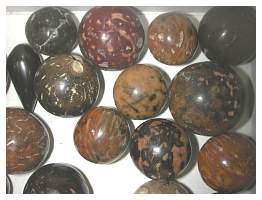 18 Bill Blazek's polished Sea Coconuts (Golf Balls).JPG
